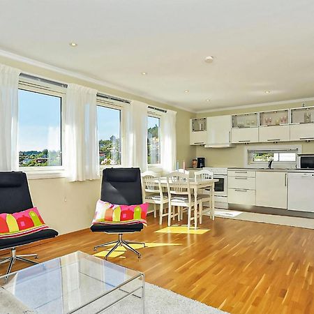Cozy Apartment In Straumsgrend With Kitchen Bergen Bagian luar foto