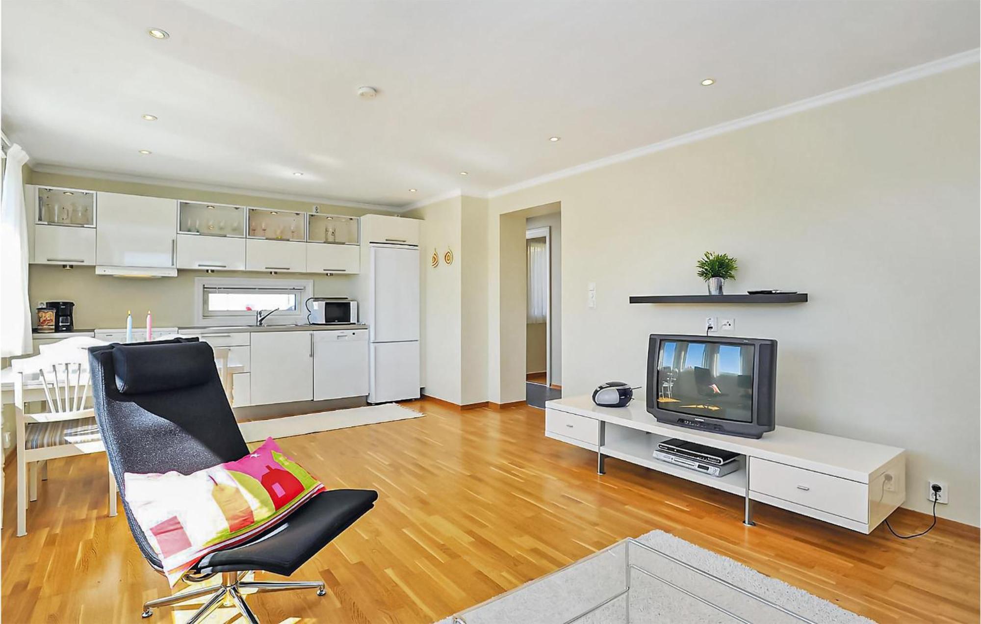 Cozy Apartment In Straumsgrend With Kitchen Bergen Bagian luar foto