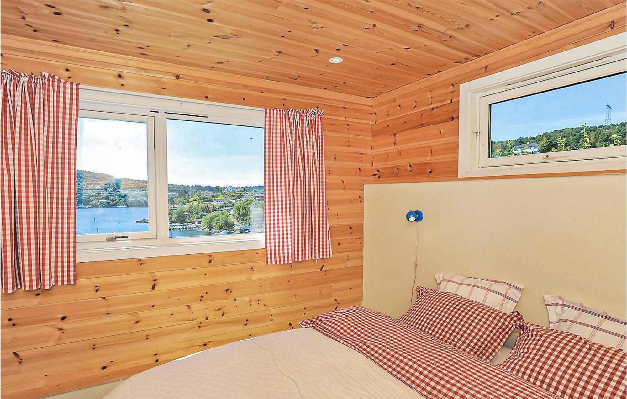Cozy Apartment In Straumsgrend With Kitchen Bergen Bagian luar foto